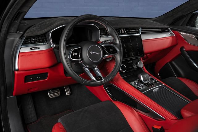 Used 2022 Jaguar F-PACE SVR AWD/4WD image 14