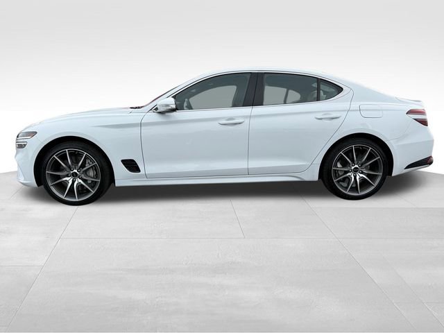 Used 2025 Genesis G70 2.5T image 7