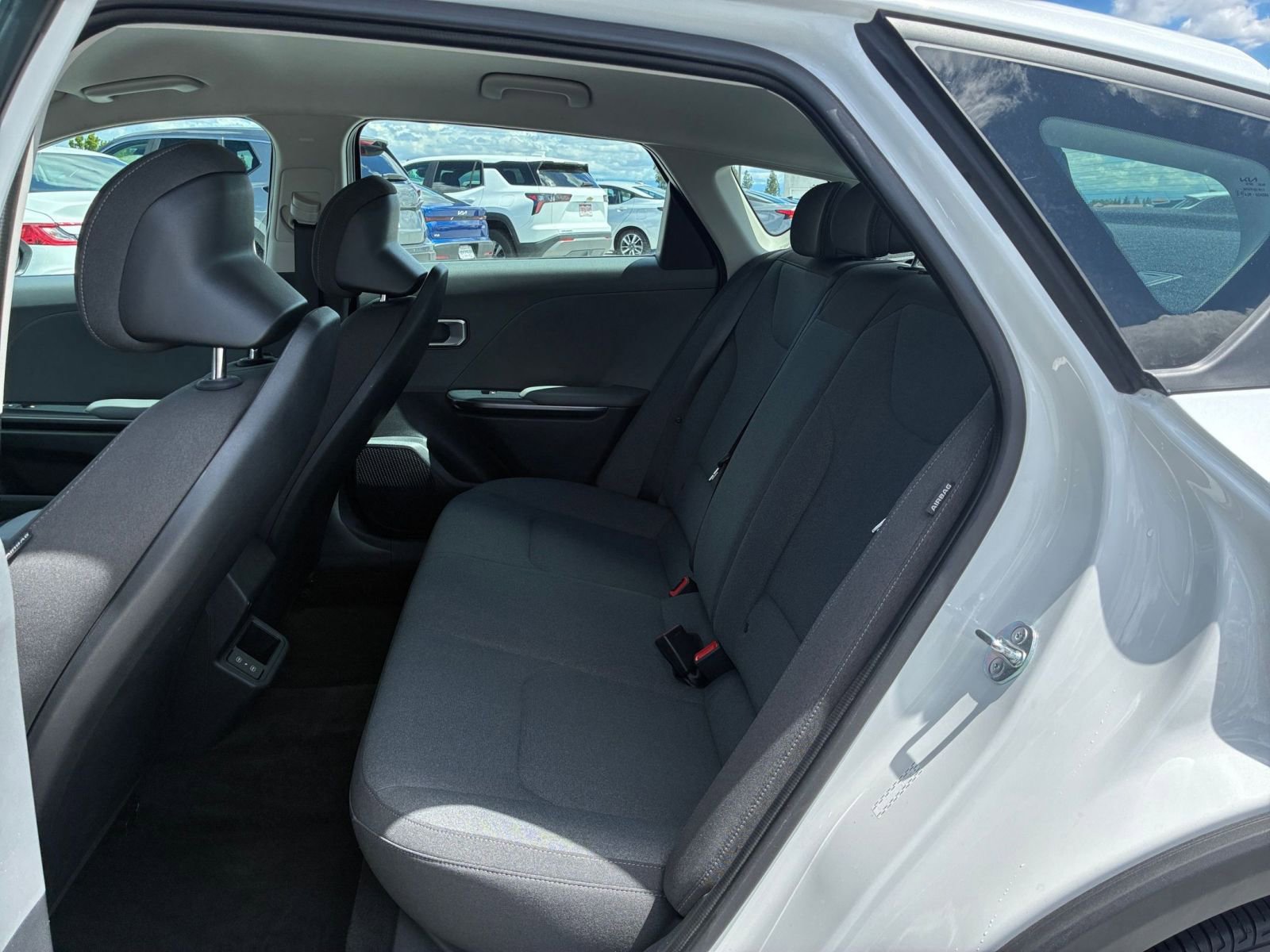 Used 2025 Kia K4 LXS FWD image 32