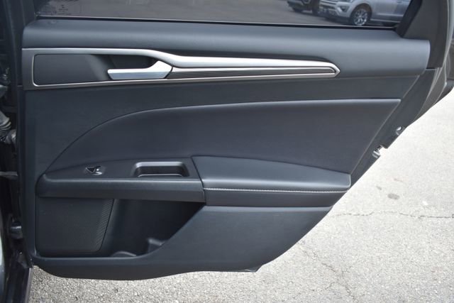 Used 2017 Ford Fusion SE image 37