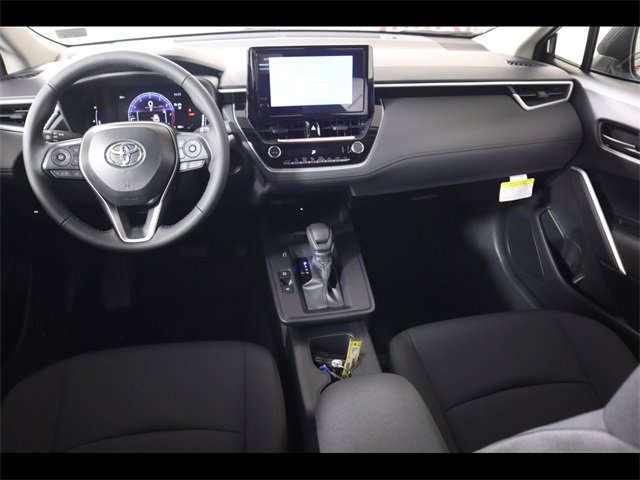 Used 2026 Toyota Corolla Cross LE image 32