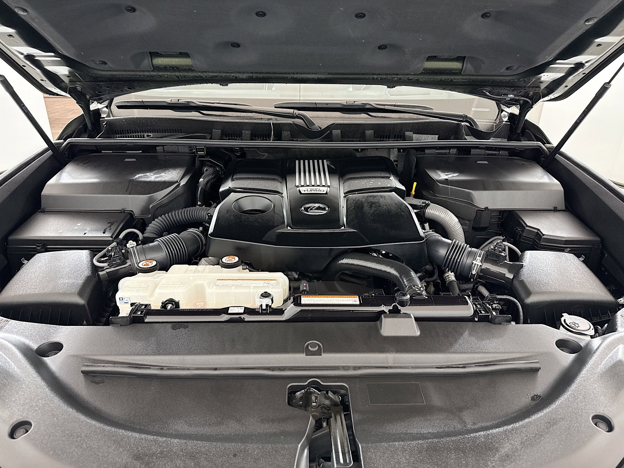 Used 2023 Lexus LX 600 F Sport w/ Accessory Package (Z1) image 31