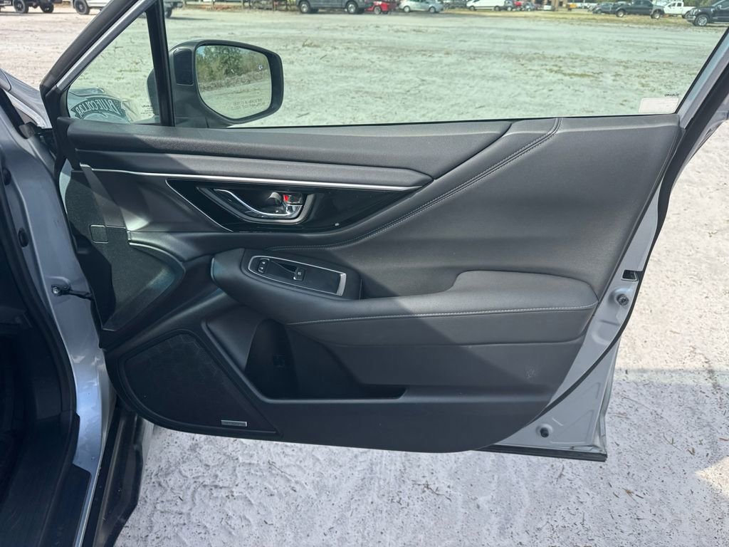 Used 2020 Subaru Outback Limited image 22
