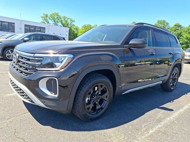 New 2026 Volkswagen Atlas Peak Edition AWD/4WD image 2