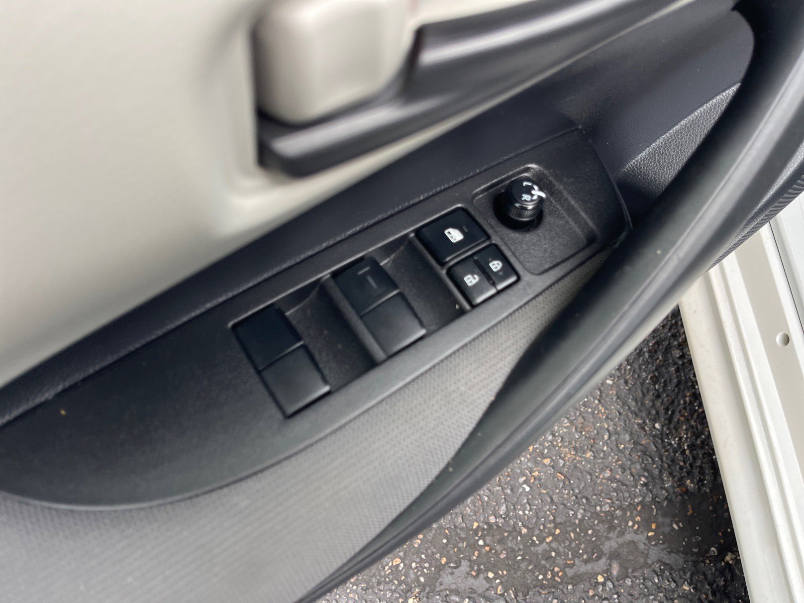 Used 2022 Toyota Corolla LE FWD image 8