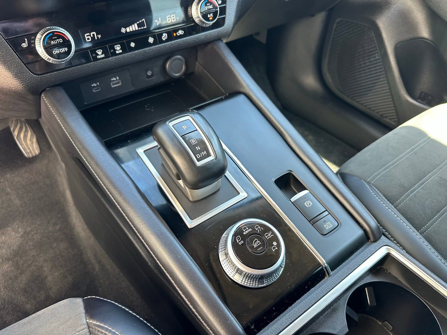 Used 2024 Mitsubishi Outlander SE image 15