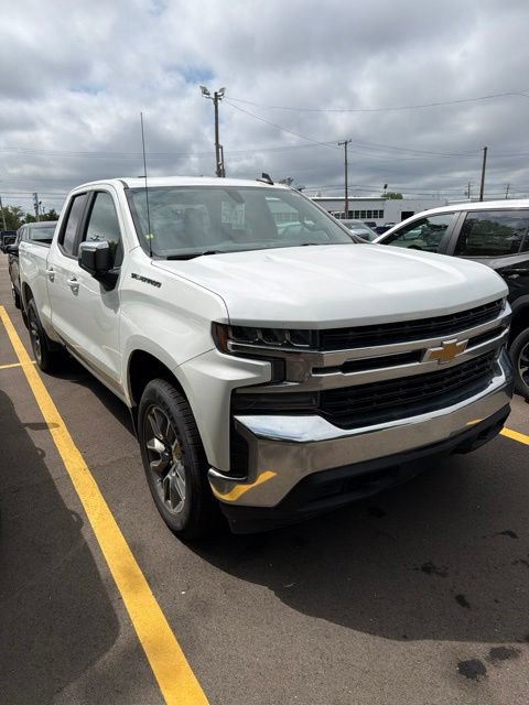 Used 2022 Chevrolet Silverado 1500 LT AWD/4WD image 2