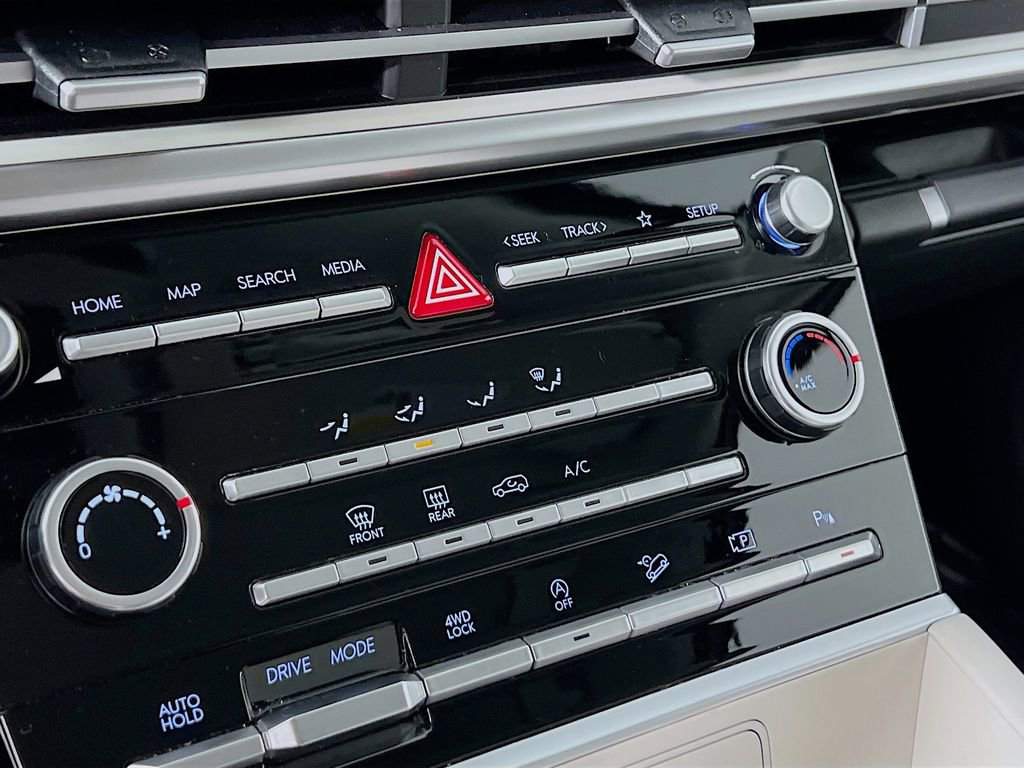 Certified 2025 Hyundai Santa Fe SE image 14