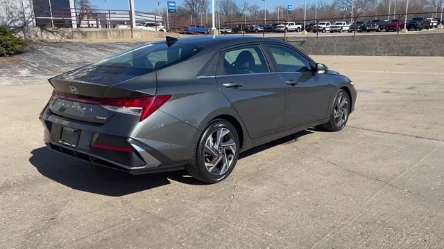 Used 2024 Hyundai Elantra Limited image 8