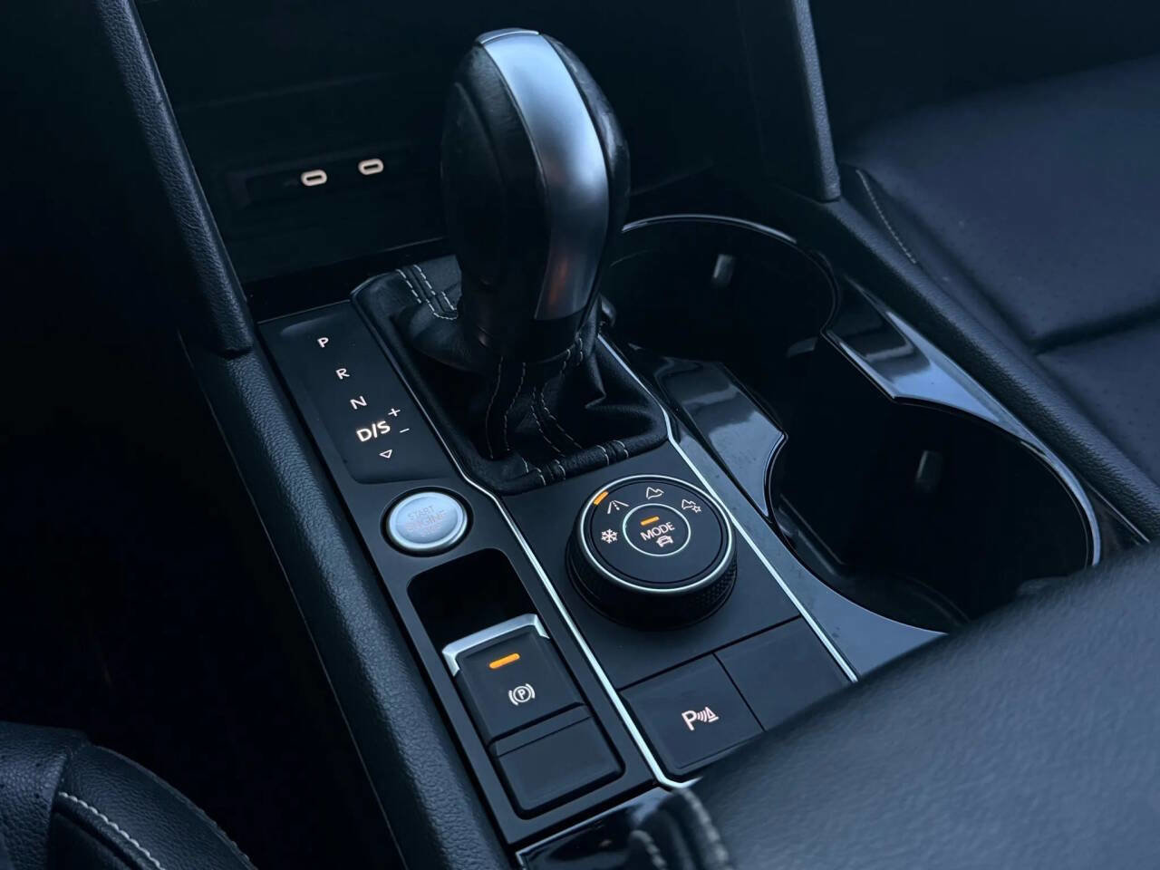 Used 2023 Volkswagen Atlas SE image 32