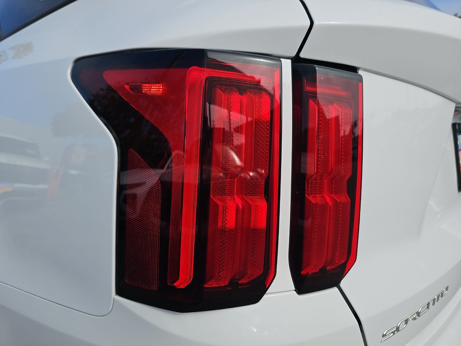 Used 2023 Kia Sorento SX AWD/4WD image 43