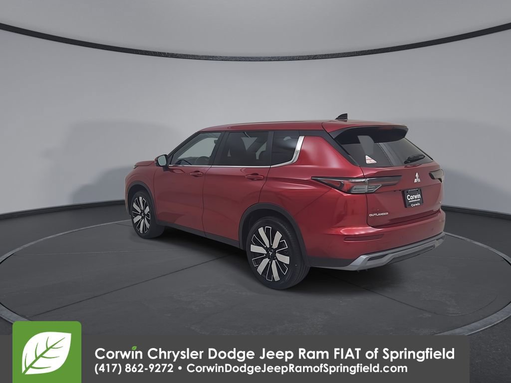 Used 2025 Mitsubishi Outlander SE image 11