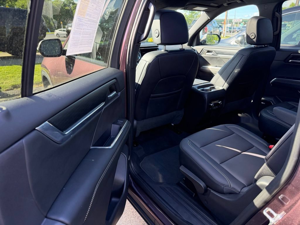 Certified 2024 GMC Acadia Elevation w/ Luxury Package AWD/4WD image 16