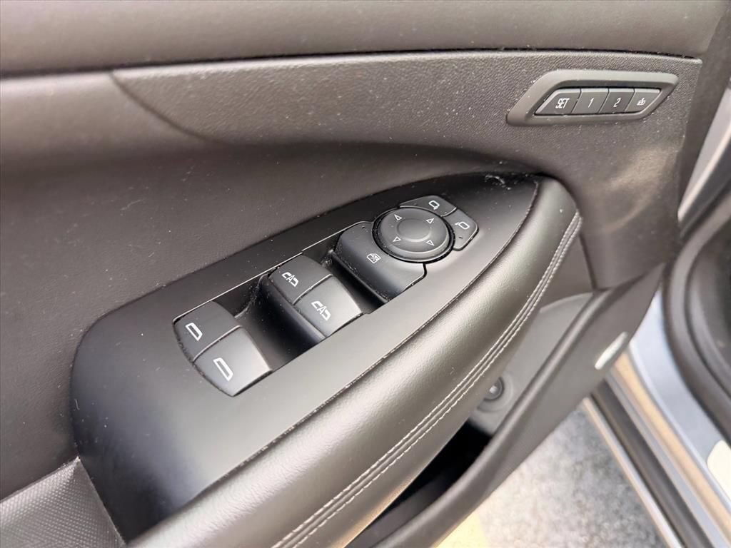 Used 2018 Buick LaCrosse Premium w/ Driver Confidence Package #2 AWD/4WD image 18