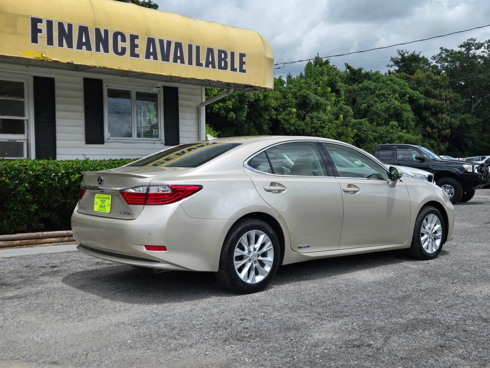 Used 2013 Lexus ES 300h w/ Premium Pkg FWD image 3