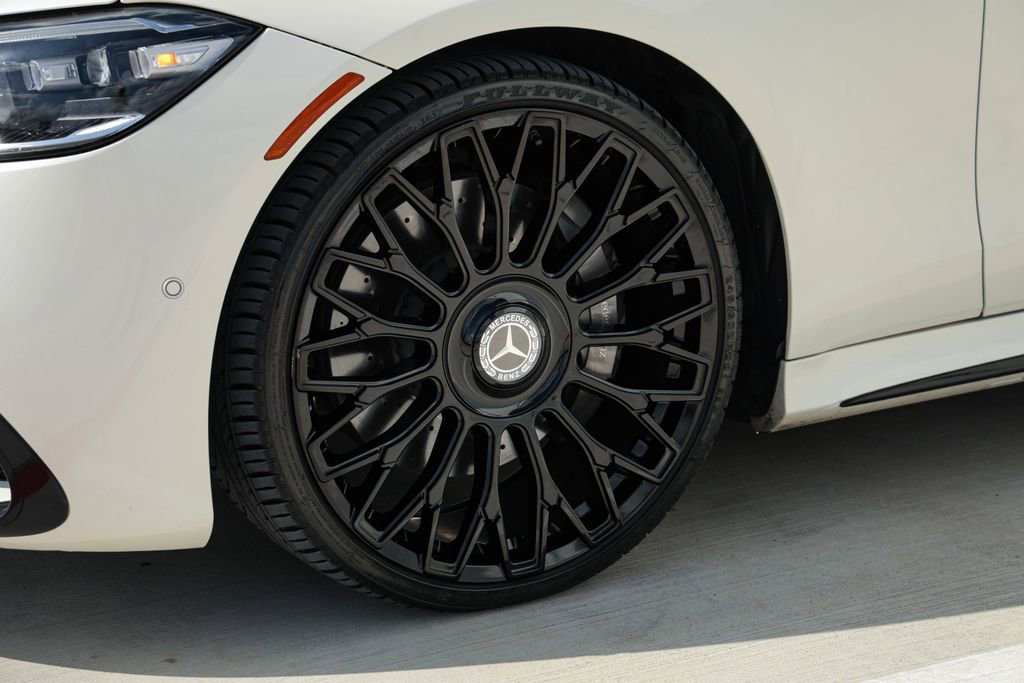 Used 2022 Mercedes-Benz S 580 4MATIC Sedan w/ AMG Line Package image 35