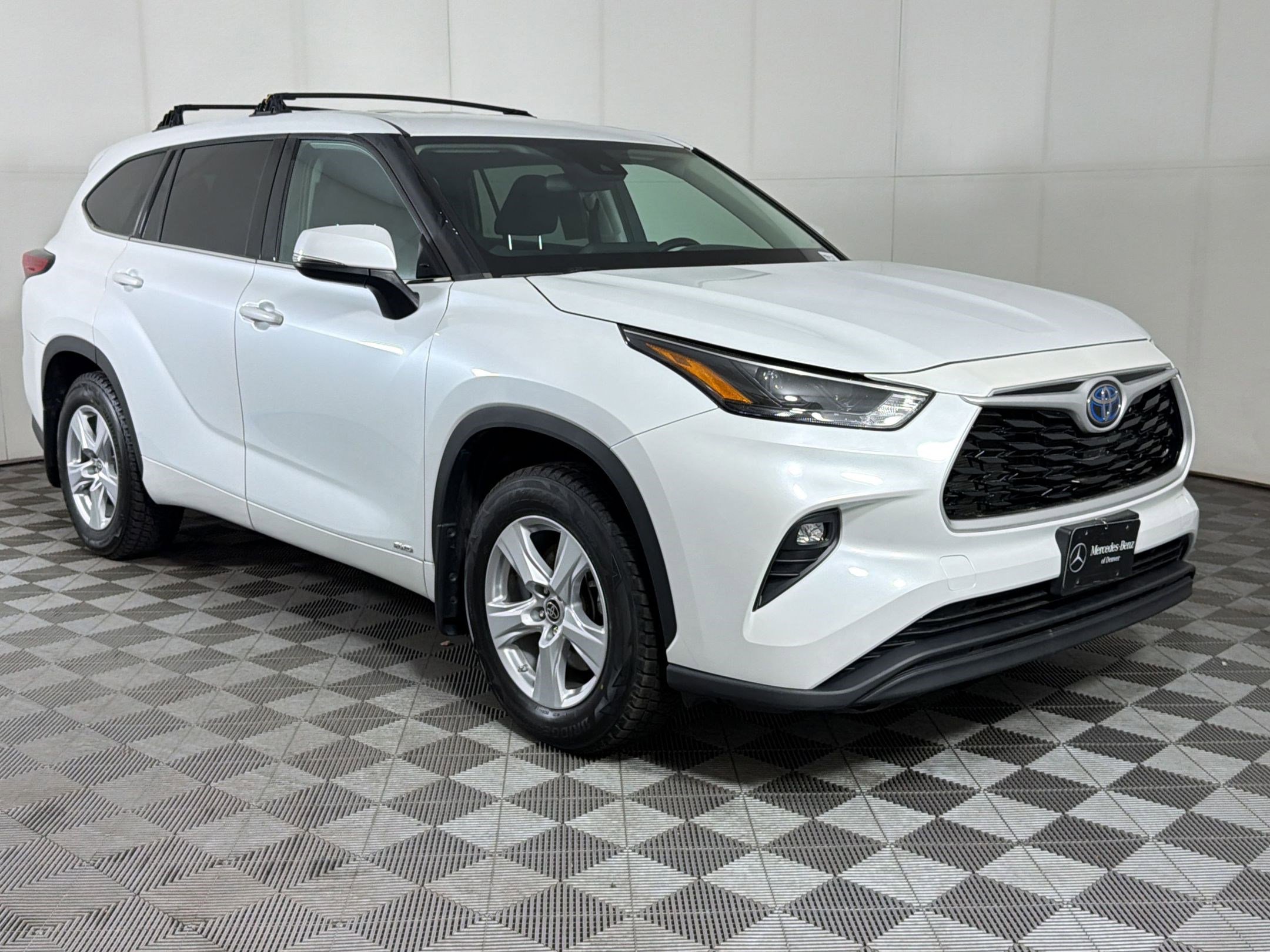 Used 2022 Toyota Highlander LE AWD/4WD image 7