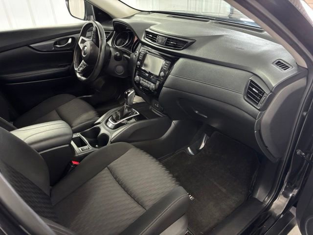 Used 2018 Nissan Rogue SV w/ Premium Package FWD image 26