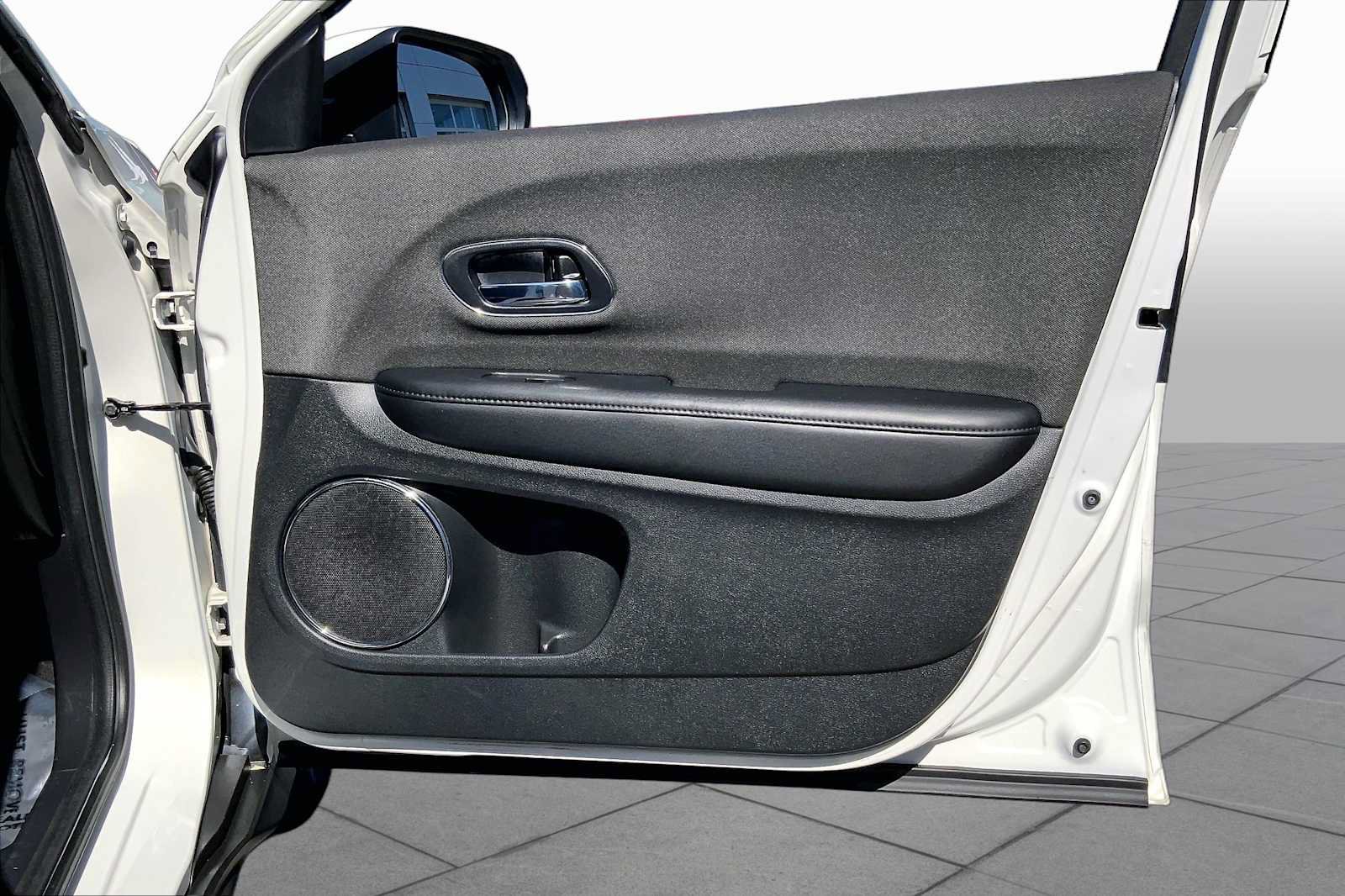 Used 2020 Honda HR-V EX image 23