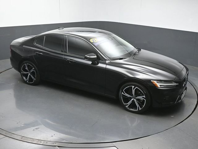 Certified 2025 Volvo S60 B5 Plus AWD/4WD image 39