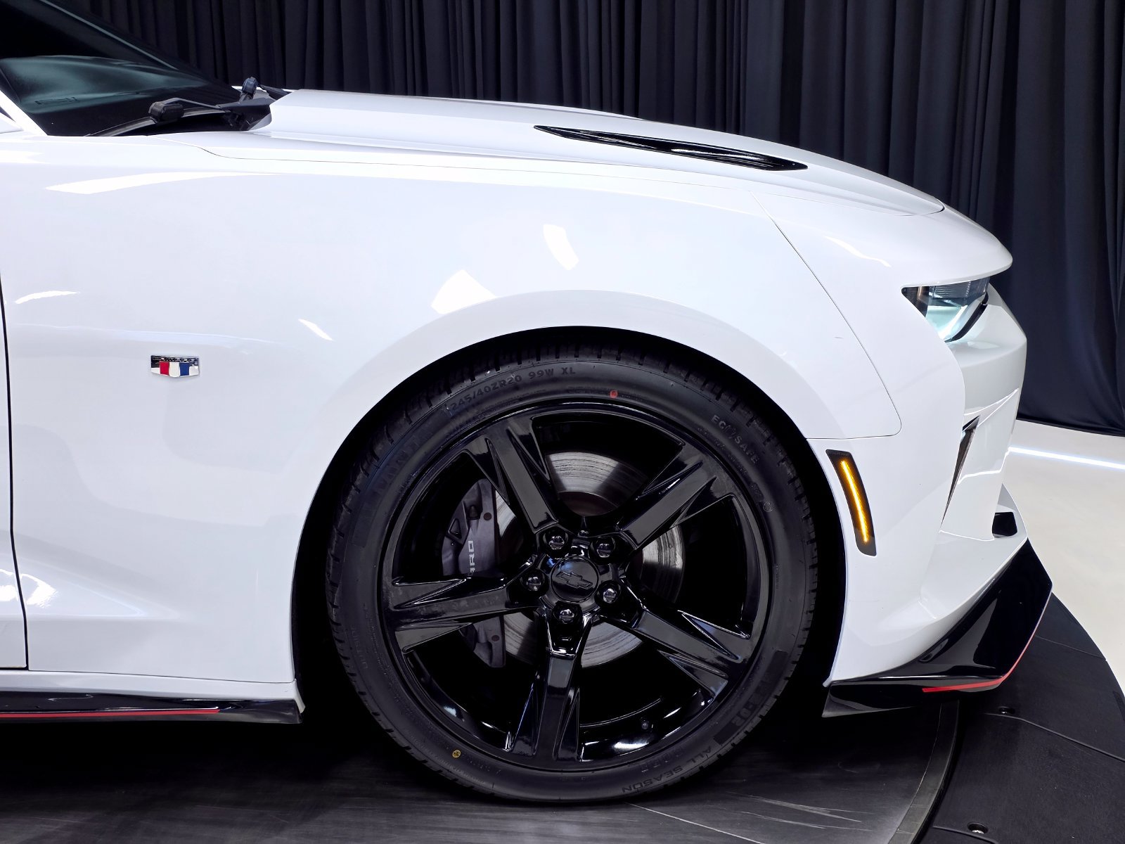 Used 2018 Chevrolet Camaro SS RWD image 46