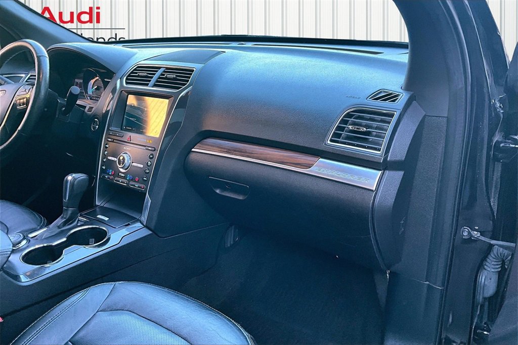 Used 2019 Ford Explorer Limited w/ Class III Trailer Tow Package image 24