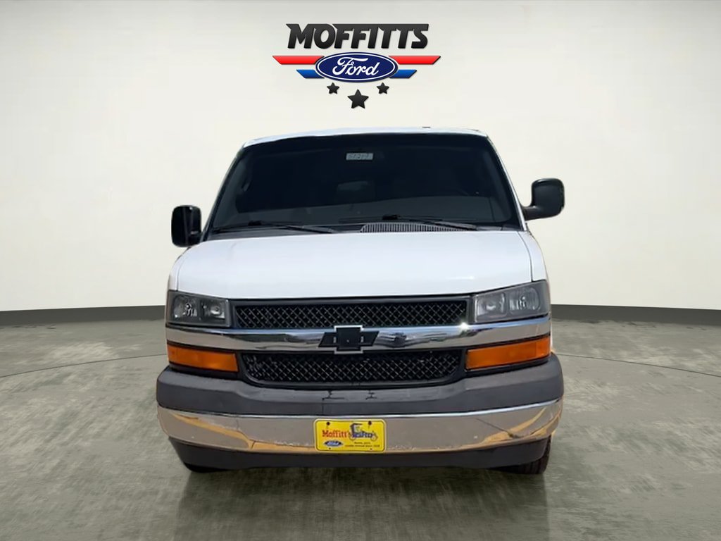 Used 2017 Chevrolet Express 3500 LT w/ LT Preferred Equipment Group RWD image 4