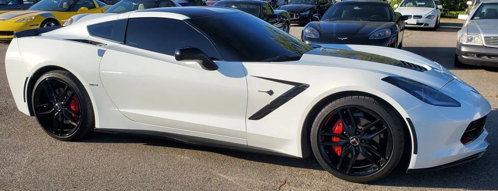 Used 2015 Chevrolet Corvette Stingray Coupe w/ 2LT Preferred Equipment Group RWD image 5