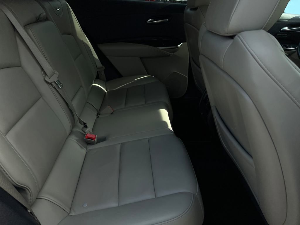 Used 2022 Cadillac XT4 Premium Luxury w/ Safety Alert Package AWD/4WD image 9