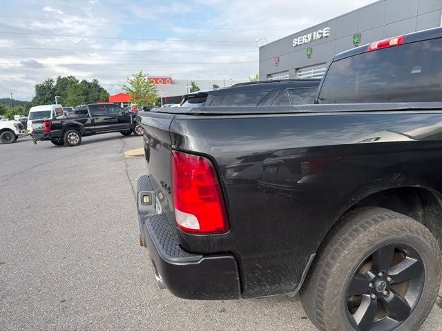 Used 2018 RAM 1500 Express w/ Black Ram 1500 Express Group AWD/4WD image 7