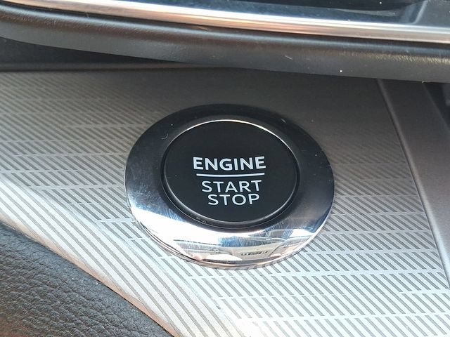 Certified 2022 Ford Explorer XLT w/ Equipment Group 202A AWD/4WD image 22