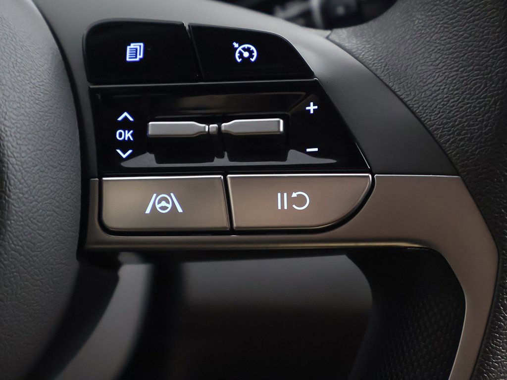 Used 2023 Hyundai Elantra Blue image 35