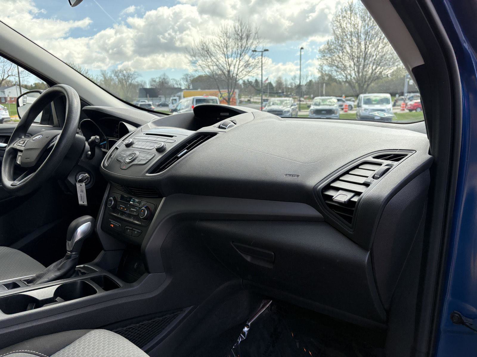 Used 2018 Ford Escape SE image 22