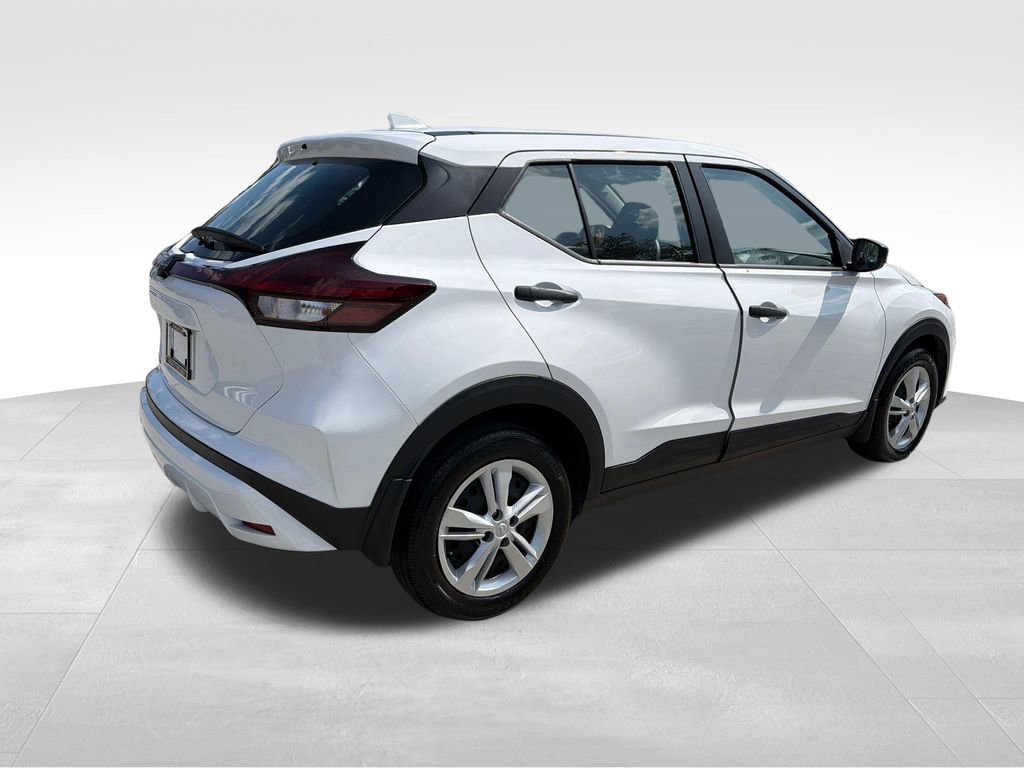 Used 2024 Nissan Kicks S FWD image 8