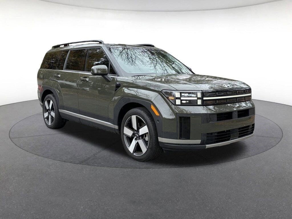 Used 2024 Hyundai Santa Fe Limited image 7