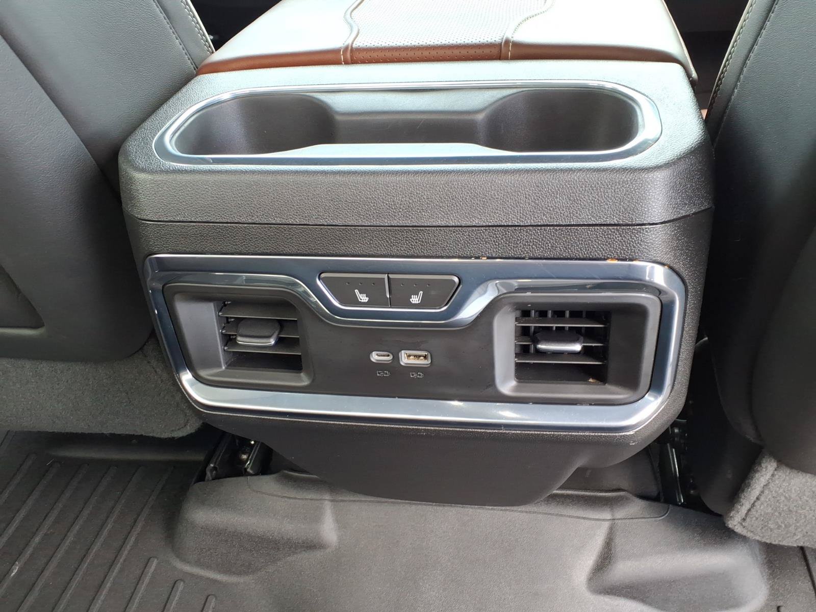 Used 2024 GMC Sierra 2500 Denali Ultimate AWD/4WD image 16