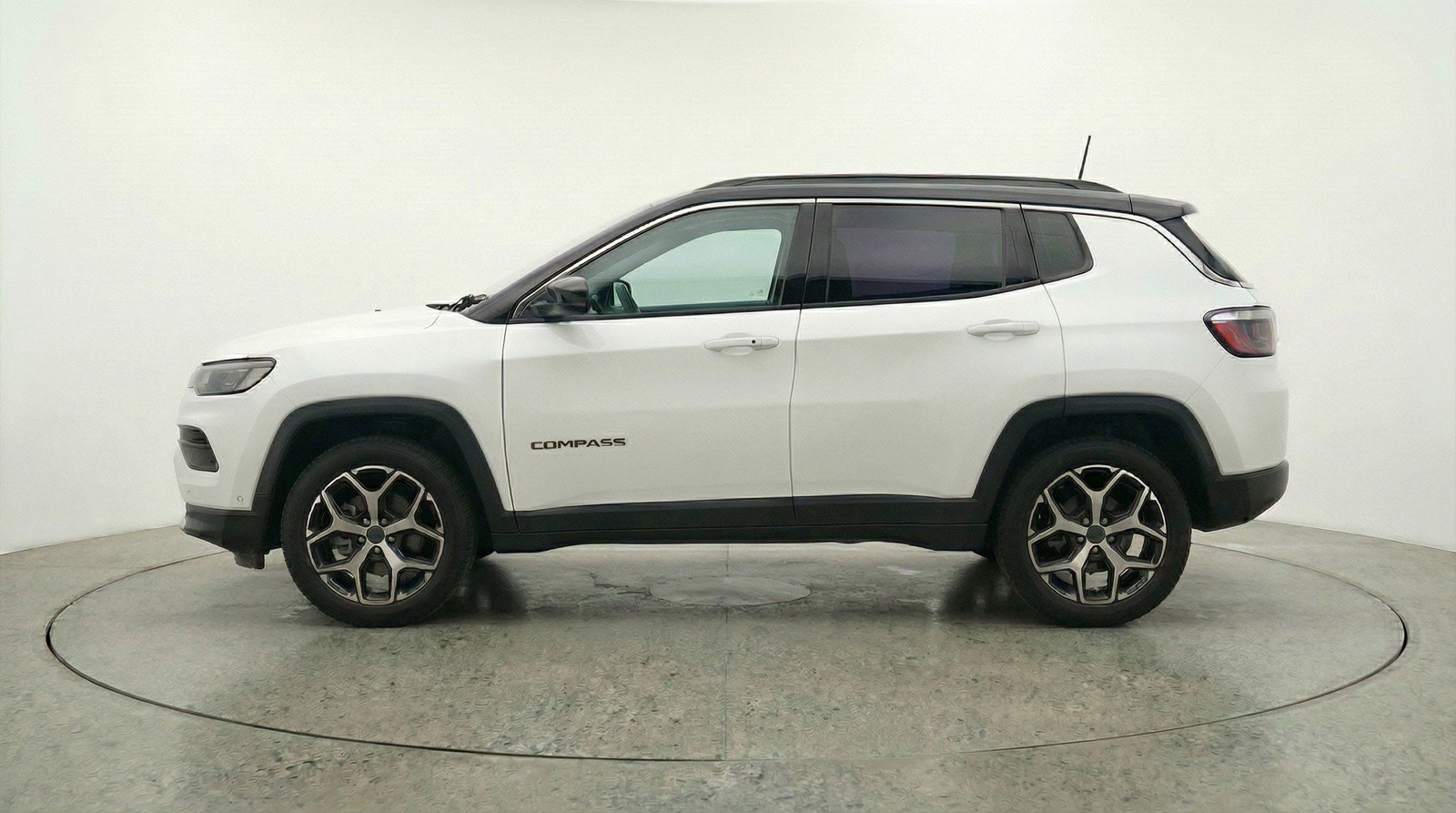 Used 2025 Jeep Compass Limited image 5