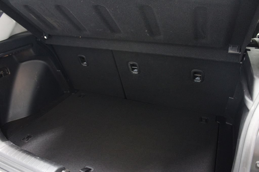 Used 2023 Hyundai Venue SEL FWD image 15