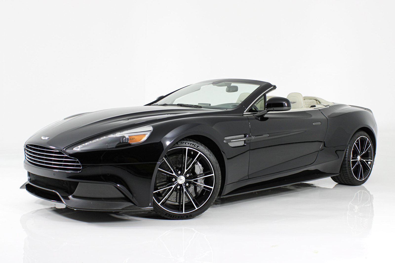 Used 2014 Aston Martin Vanquish Volante RWD image 50