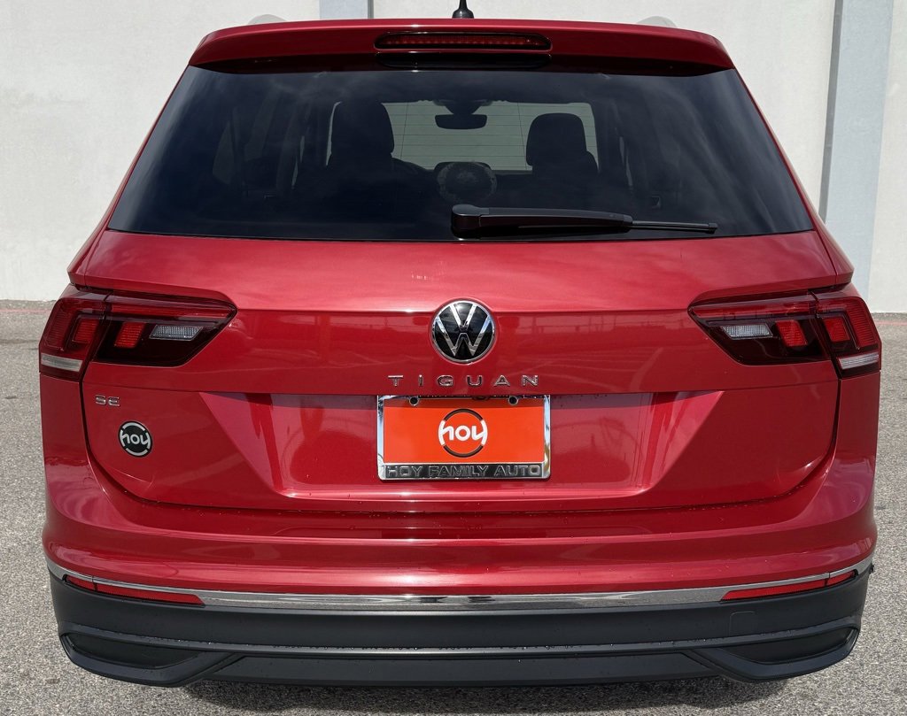 Used 2022 Volkswagen Tiguan SE w/ Panoramic Sunroof Package image 3