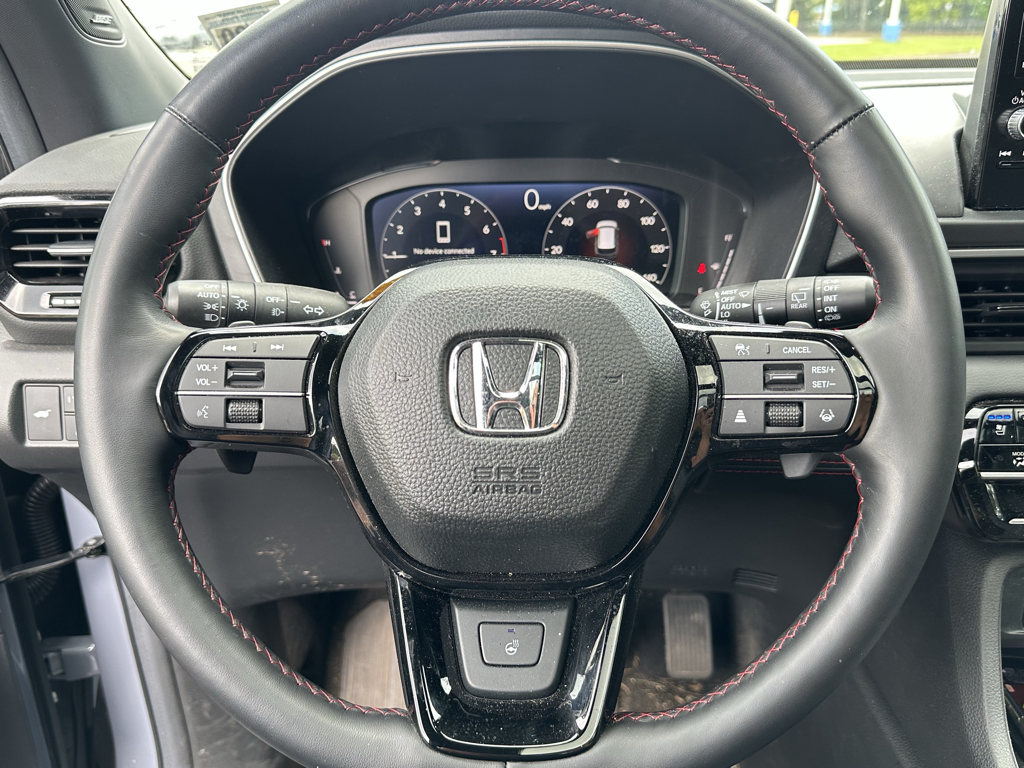 Used 2025 Honda Pilot Black Edition image 6