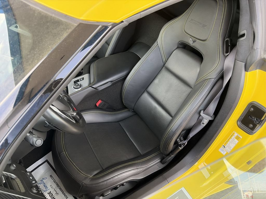 Used 2016 Chevrolet Corvette Z06 w/ 3LZ Preferred Equipment Group RWD image 17