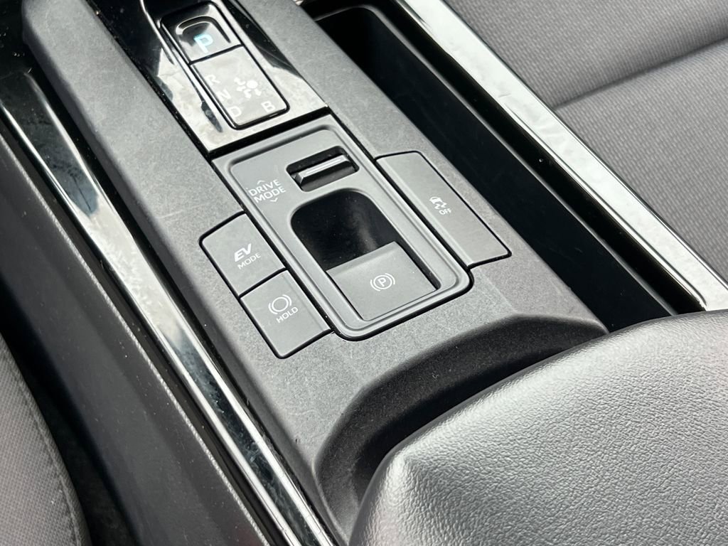 Used 2024 Toyota Prius LE image 23