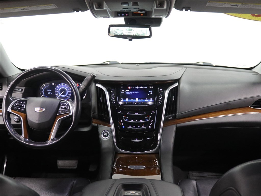 Used 2019 Cadillac Escalade Premium Luxury AWD/4WD image 25