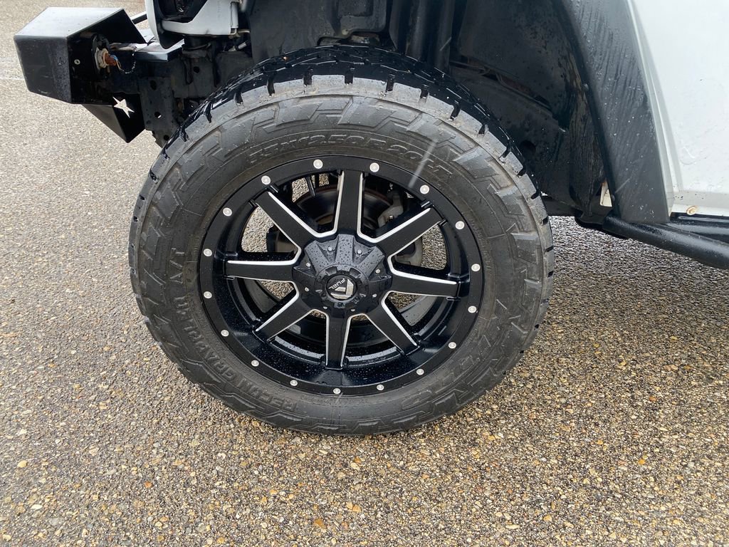 Used 2018 Jeep Wrangler Unlimited Sport w/ Connectivity Group image 30