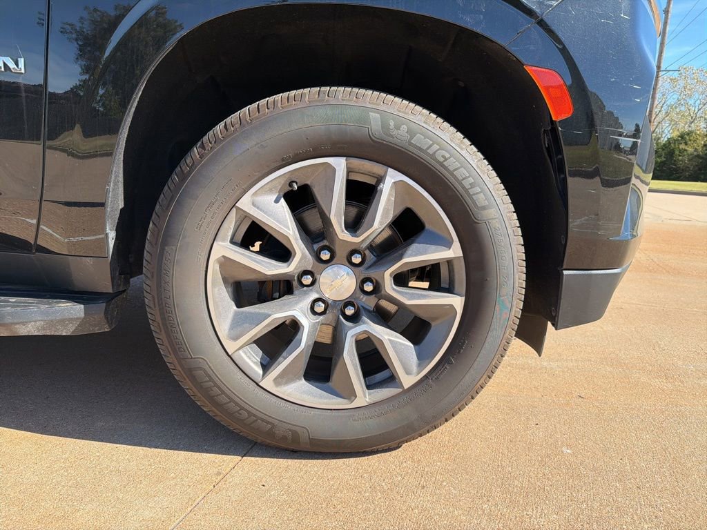 Used 2023 Chevrolet Suburban LS w/ Driver Alert Package image 15