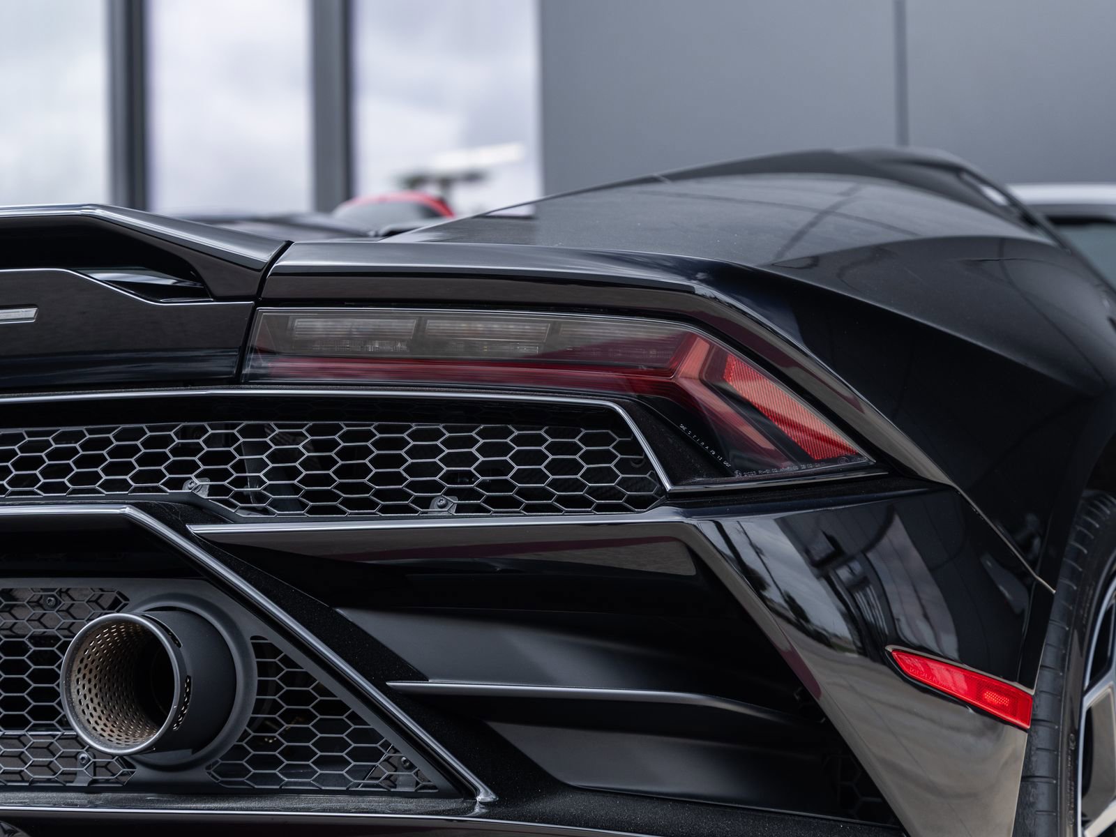 Used 2020 Lamborghini Huracan EVO image 17