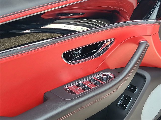 Used 2021 Bentley Flying Spur V8 image 21