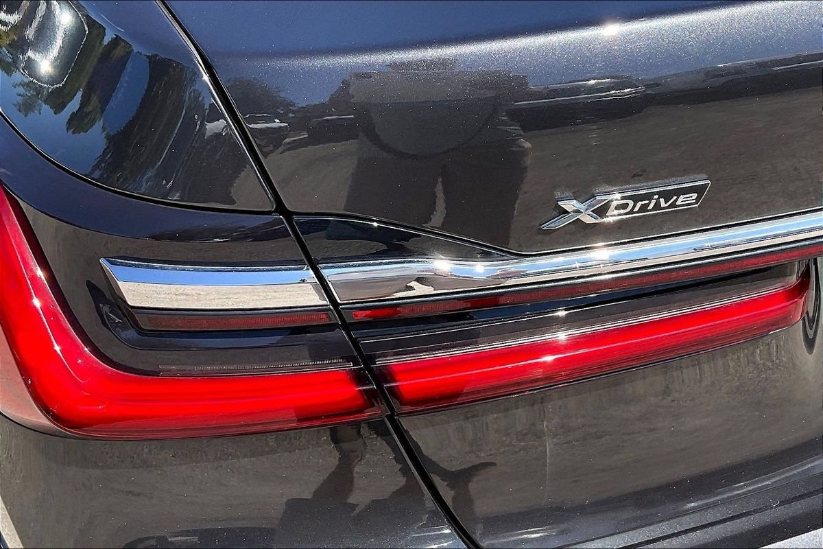 Used 2022 BMW 750i xDrive w/ Executive Package AWD/4WD image 23