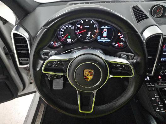 Used 2018 Porsche Cayenne Platinum Edition AWD/4WD image 5